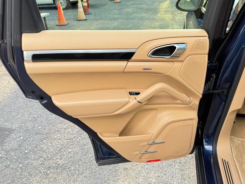 Used 2012 Porsche Cayenne image 33