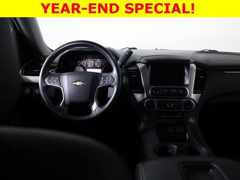 Used 2018 Chevrolet Suburban LT image 32