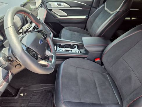Used 2025 Ford Explorer ST AWD/4WD image 11