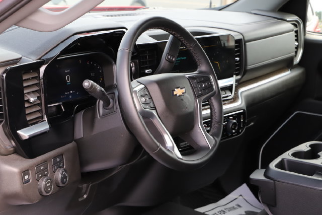 Used 2026 Chevrolet Silverado 1500 LT AWD/4WD image 13