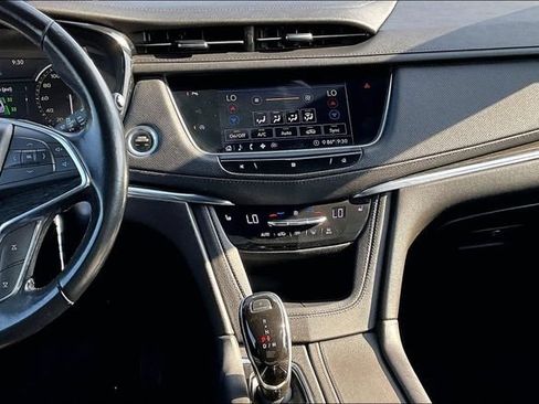 Used 2020 Cadillac XT5 Premium Luxury FWD image 6
