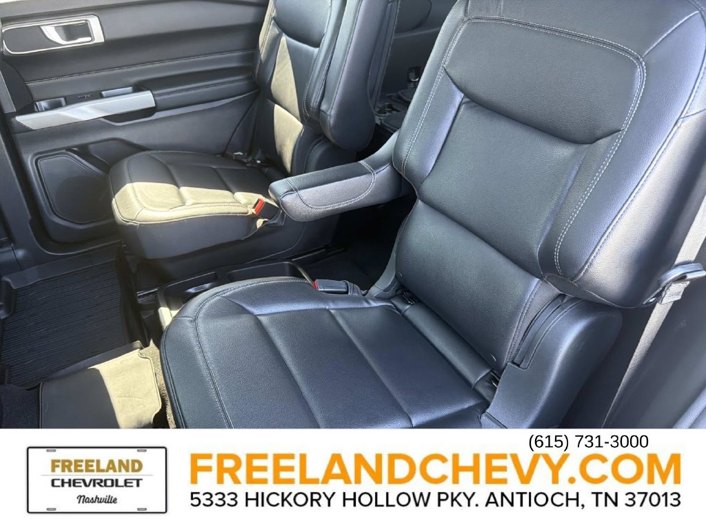 Used 2021 Ford Explorer XLT w/ Equipment Group 202A AWD/4WD image 19