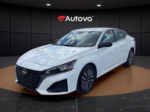 Used 2026 Nissan Altima 2.5 SV AWD/4WD image 1