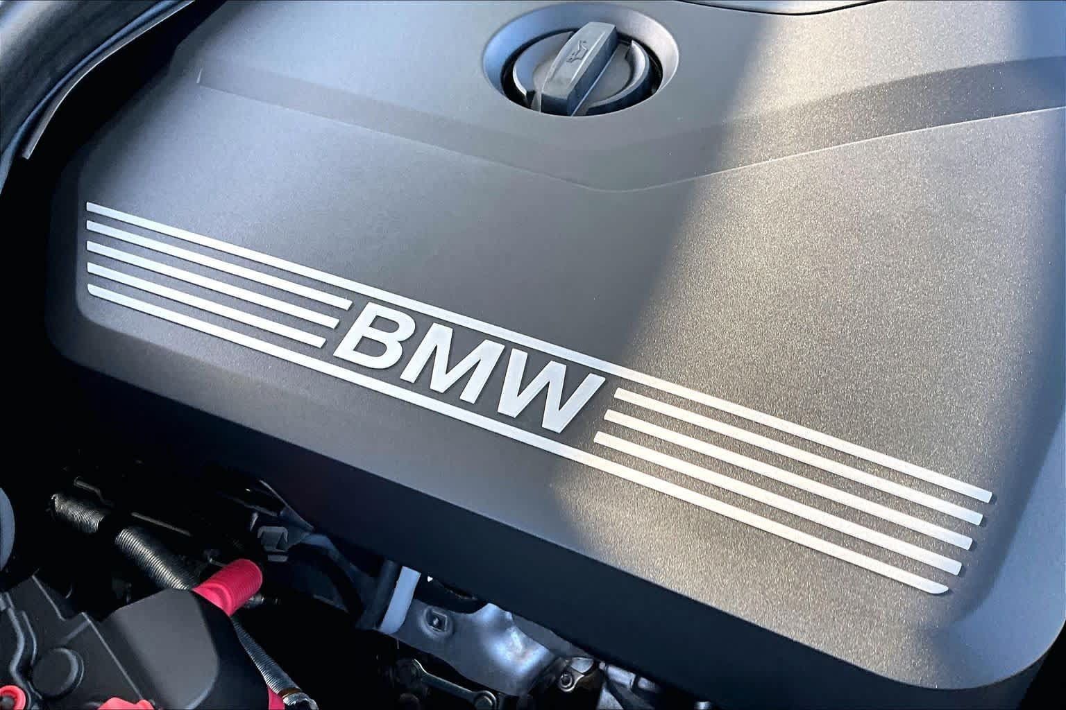 Used 2024 BMW 330i Sedan w/ Premium Package RWD image 31