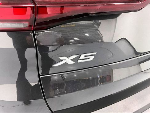 Used 2023 BMW X5 xDrive40i w/ Premium Package image 32