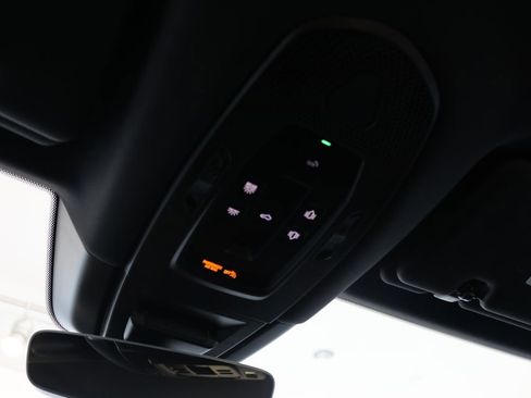 Used 2024 Porsche Cayenne image 47