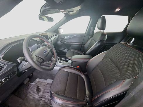 Used 2025 Ford Escape ST-Line w/ Equipment Group 301A image 17