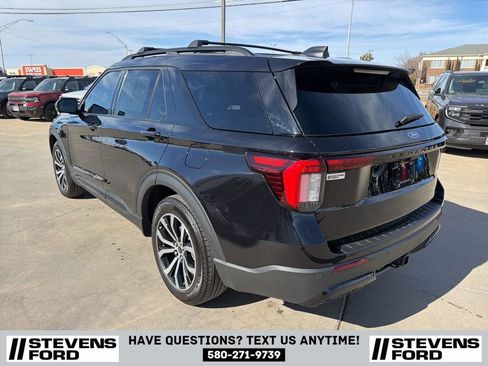 Used 2025 Ford Explorer ST-Line image 10