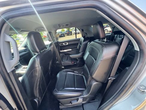 Used 2024 Ford Explorer XLT w/ Equipment Group 202A AWD/4WD image 15