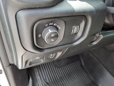 Used 2022 RAM 1500 Big Horn AWD/4WD image 16