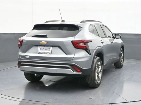 New 2026 Chevrolet Trax LT w/ Driver Confidence Package FWD image 11