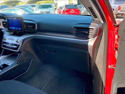 Used 2022 Ford Explorer XLT image 17