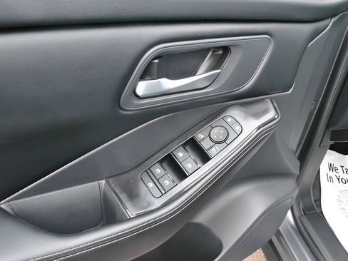 Used 2025 Nissan Rogue SV AWD/4WD image 20