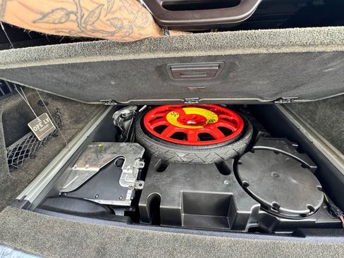 Used 2017 Bentley Bentayga W12 image 4