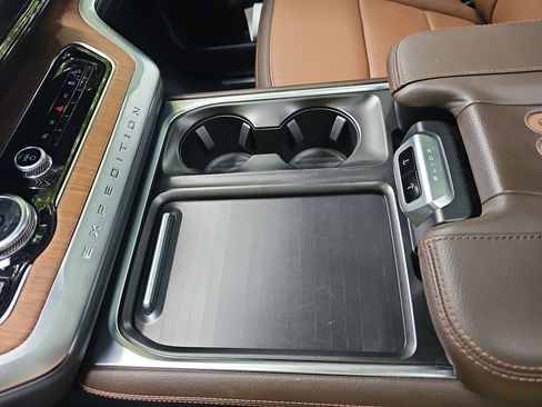 Used 2025 Ford Expedition King Ranch AWD/4WD image 42