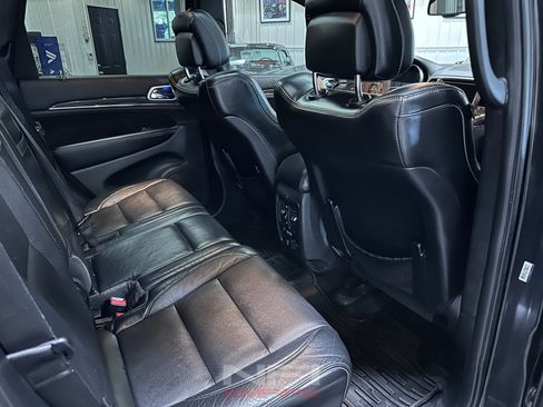 Used 2016 Jeep Grand Cherokee SRT AWD/4WD image 45