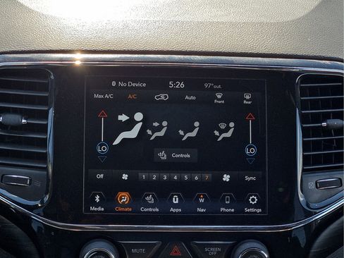 Used 2022 Jeep Grand Cherokee Laredo X RWD image 8