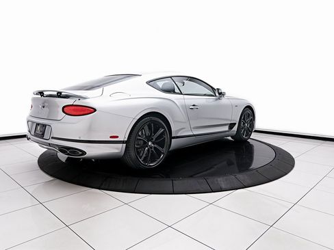 Used 2024 Bentley Continental GT image 16