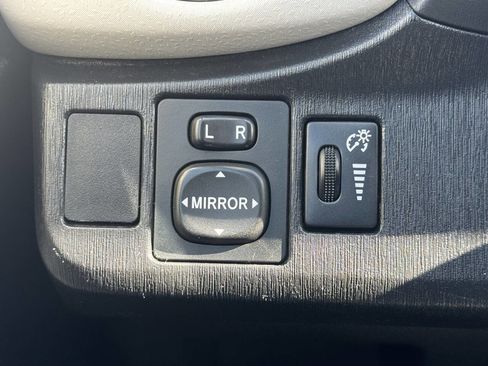 Used 2014 Toyota Yaris LE image 11