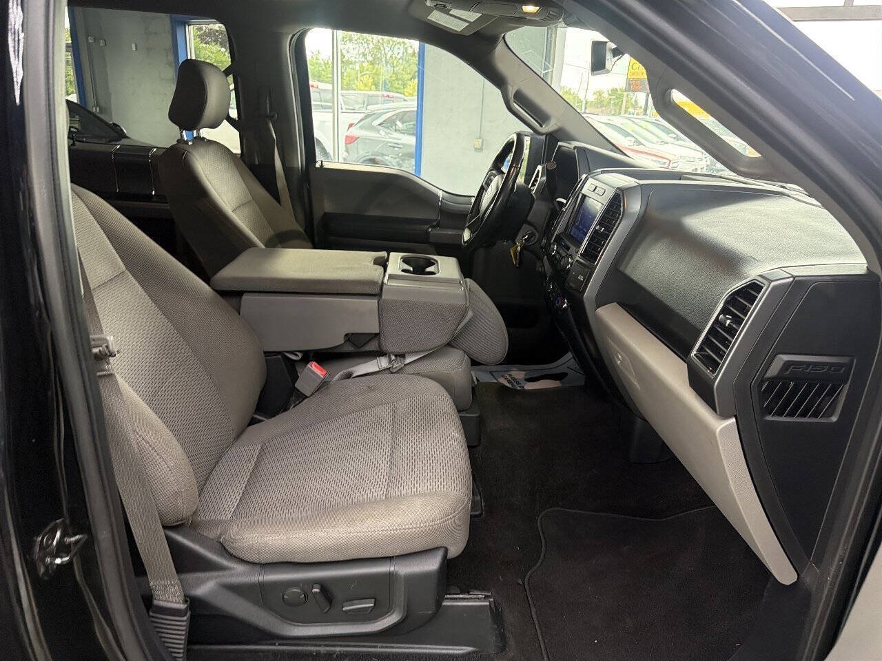 Used 2019 Ford F150 XLT w/ Equipment Group 302A Luxury AWD/4WD image 19