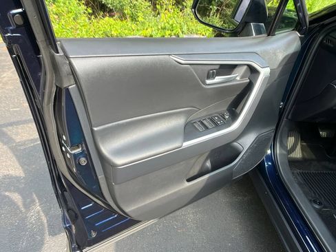 Certified 2025 Toyota RAV4 XLE w/ Convenience Package AWD/4WD image 11