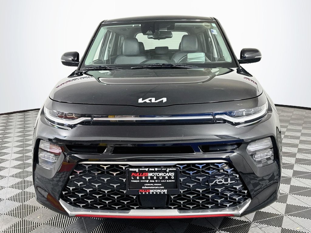 Used 2022 Kia Soul Turbo FWD image 2