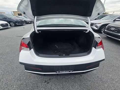 Certified 2024 Hyundai Elantra SEL FWD image 8