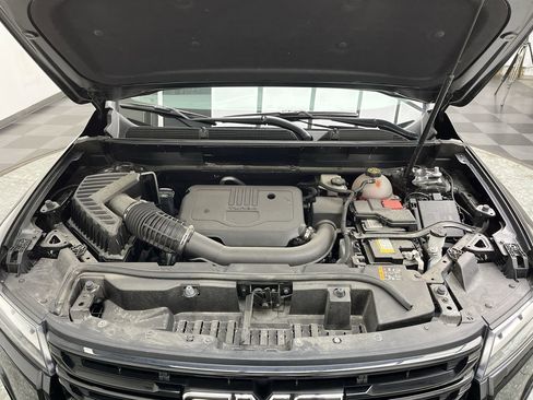 Certified 2023 GMC Acadia SLE w/ Driver Convenience Package image 31