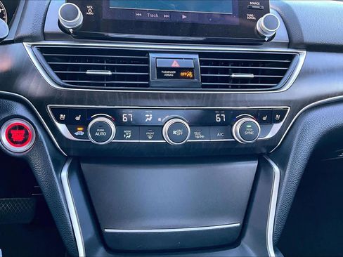 Used 2021 Honda Accord Touring image 32
