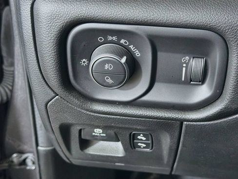 Used 2023 RAM 1500 Big Horn AWD/4WD image 12