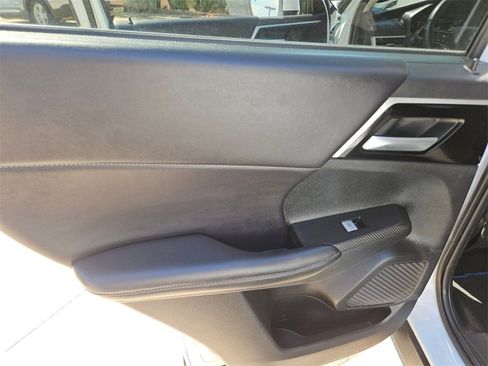 Used 2023 Mitsubishi Outlander SE image 26