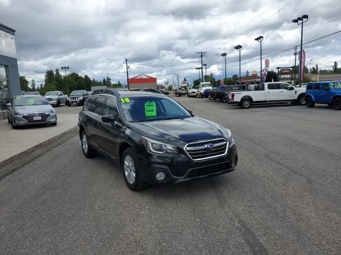 Used 2018 Subaru Outback 2.5i Premium AWD/4WD image 4