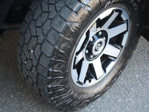 Used 2022 Toyota 4Runner TRD Off-Road Premium w/ Moonroof Package AWD/4WD image 11
