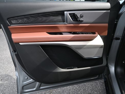 Used 2026 Cadillac Vistiq Platinum w/ LPO, Floor Liner Package AWD/4WD image 14