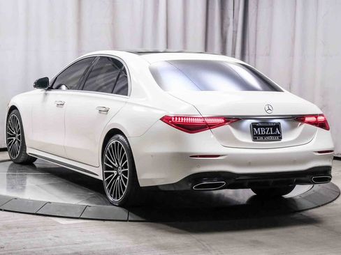 Certified 2022 Mercedes-Benz S 500 4MATIC image 2