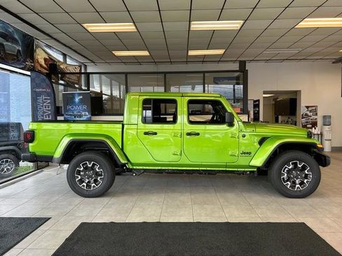 New 2025 Jeep Gladiator Sport w/ Premium Package image 2