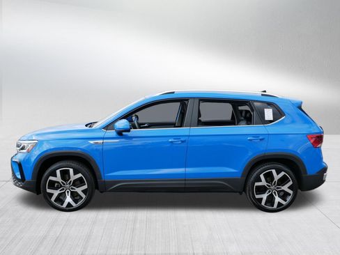 Certified 2022 Volkswagen Taos SEL w/ Panoramic Sunroof Package AWD/4WD image 5