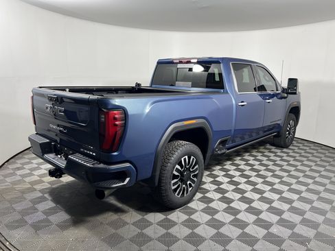 Used 2024 GMC Sierra 2500 Denali Ultimate AWD/4WD image 5