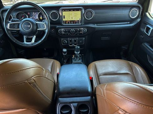 Used 2023 Jeep Wrangler Unlimited Sahara w/ Cold Weather Group AWD/4WD image 15