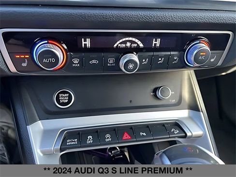 Used 2024 Audi Q3 2.0T Premium image 31