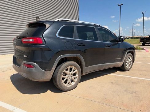 Used 2014 Jeep Cherokee Latitude FWD image 3
