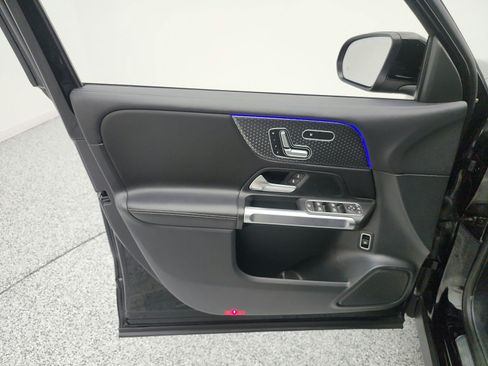 Used 2024 Mercedes-Benz GLB 250 image 14