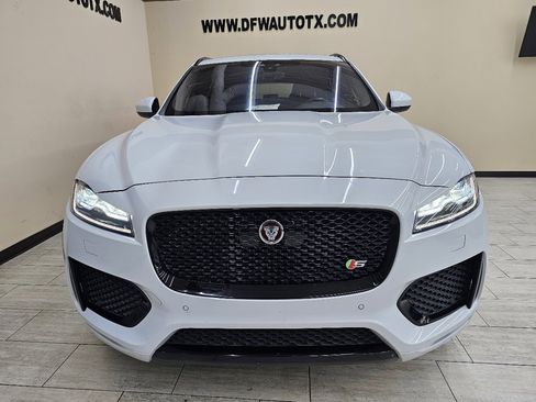 Used 2019 Jaguar F-PACE S image 3