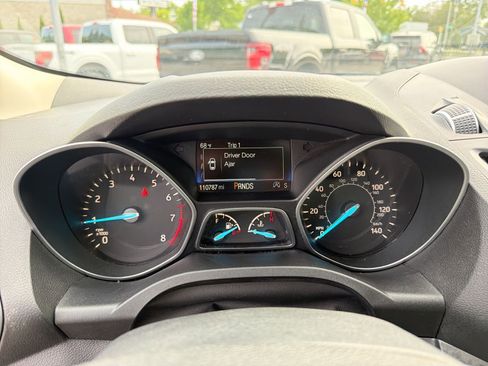Used 2017 Ford Escape SE w/ Equipment Group 201A FWD image 34