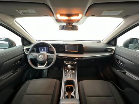 Certified 2025 Nissan Kicks S image 9