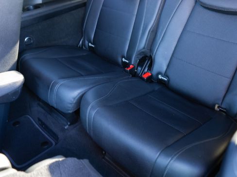 Used 2022 Mercedes-Benz GLS 450 4MATIC image 24