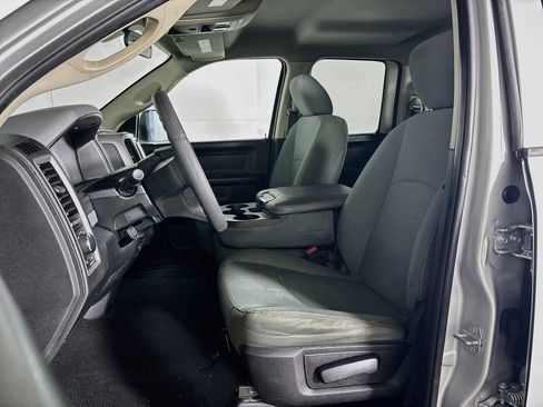 Used 2018 RAM 1500 ST AWD/4WD image 11