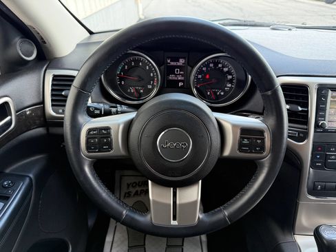 Used 2013 Jeep Grand Cherokee Laredo AWD/4WD image 17