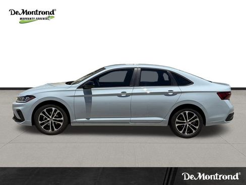 Used 2026 Volkswagen Jetta Sport FWD image 9