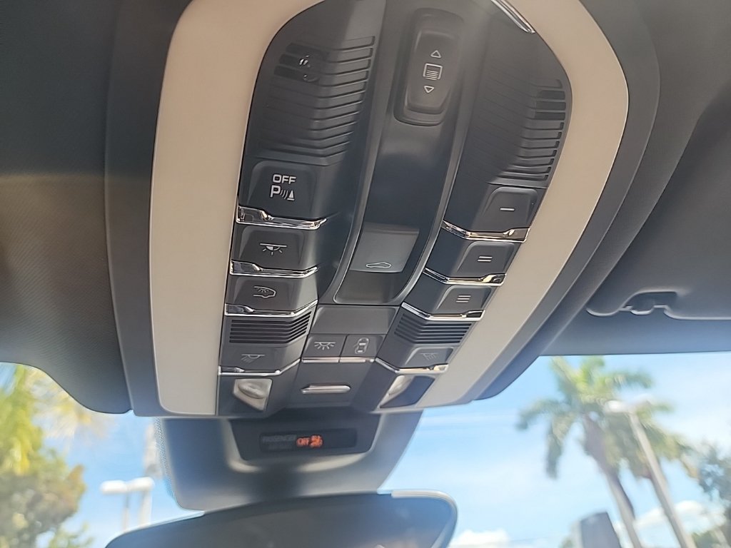 Used 2017 Porsche Macan GTS AWD/4WD image 26